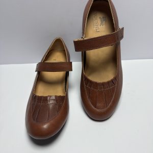 کفش زنانه طبی برند R&W